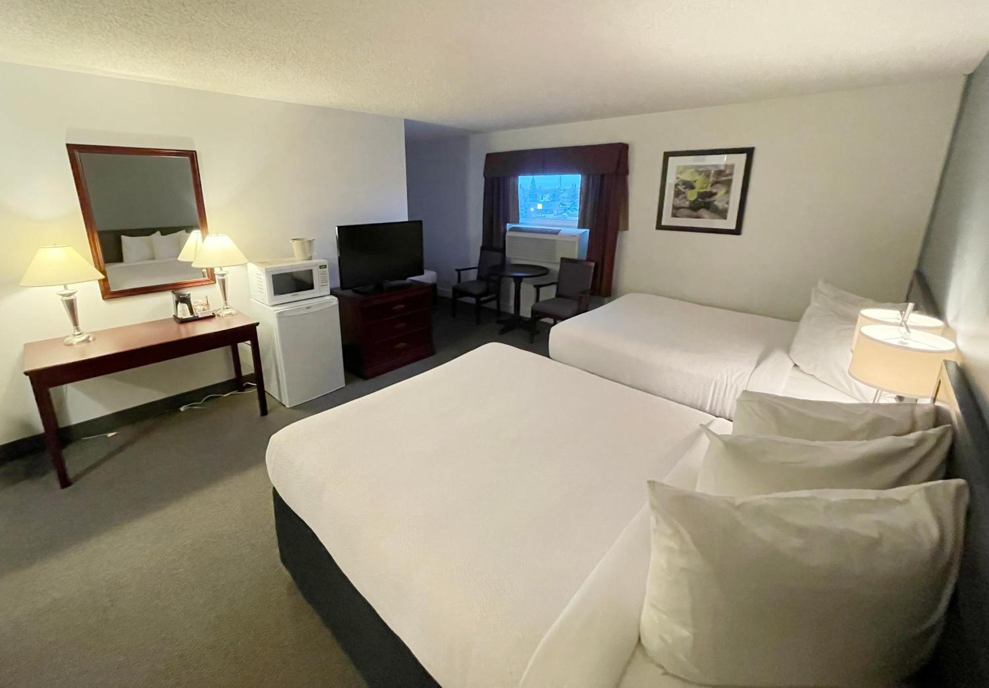 Days Inn & Conference Centre By Wyndham Camrose Norsemen Εξωτερικό φωτογραφία