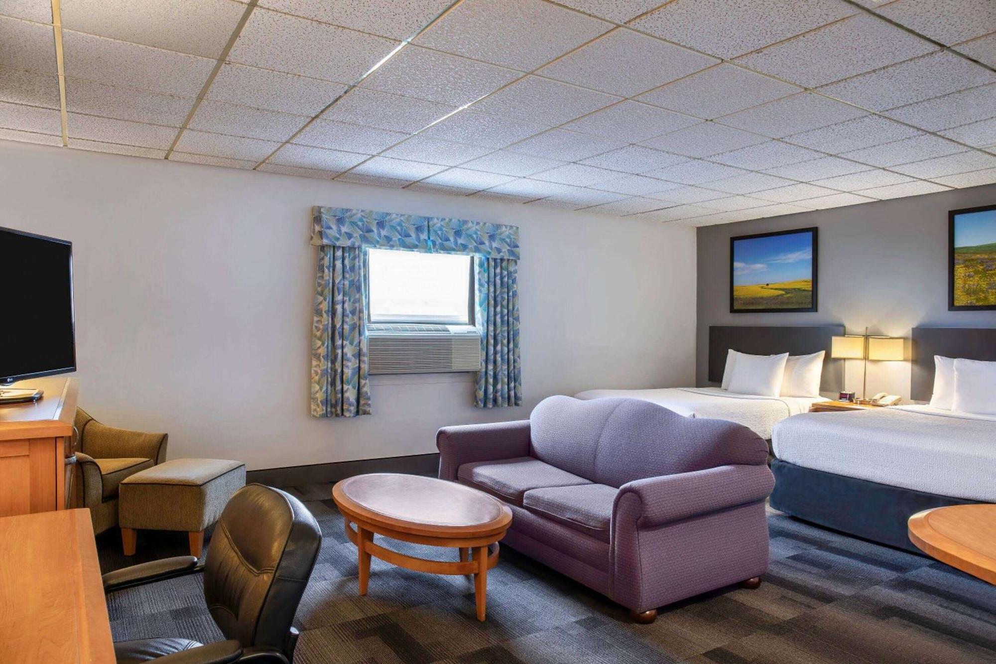 Days Inn & Conference Centre By Wyndham Camrose Norsemen Εξωτερικό φωτογραφία