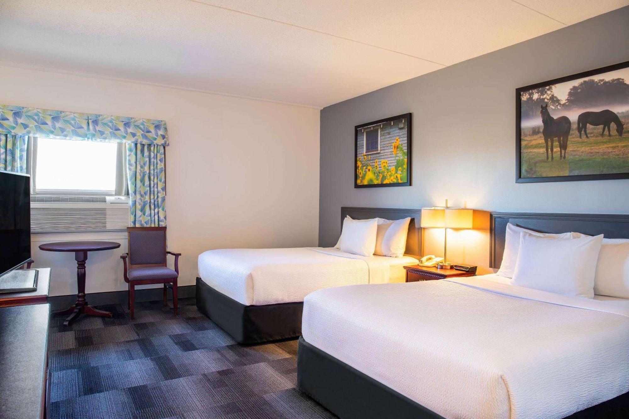 Days Inn & Conference Centre By Wyndham Camrose Norsemen Εξωτερικό φωτογραφία
