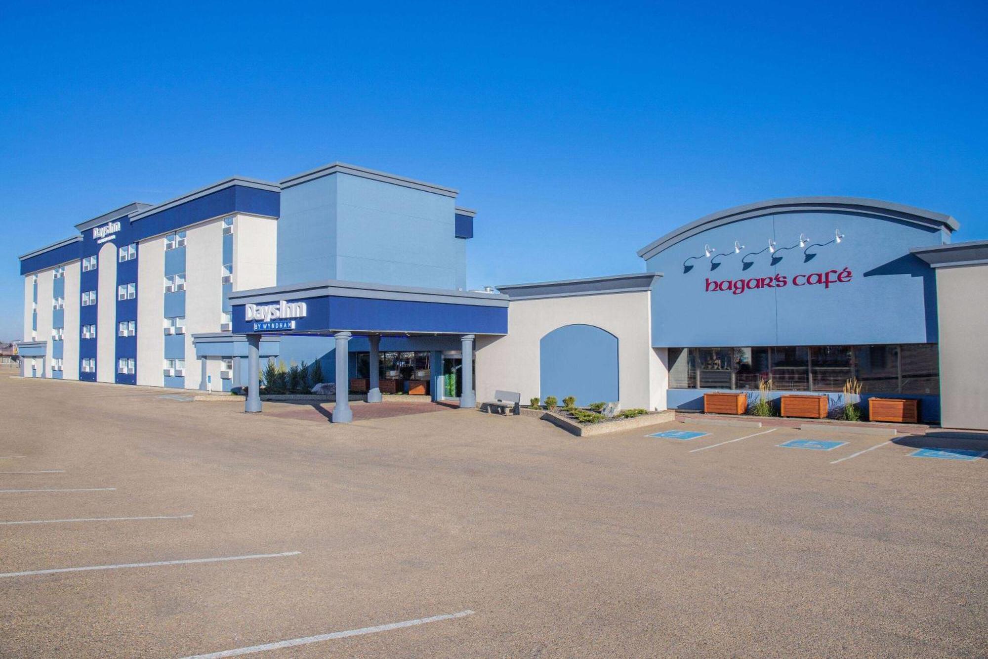 Days Inn & Conference Centre By Wyndham Camrose Norsemen Εξωτερικό φωτογραφία